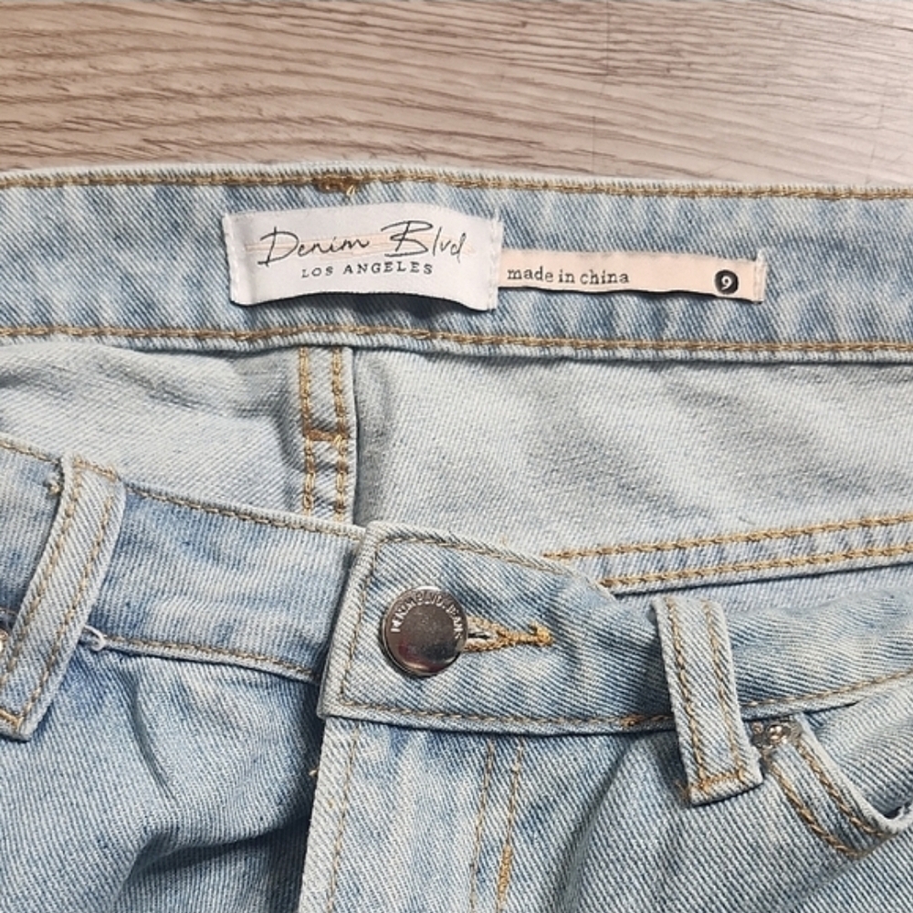 Denim Jeans Light Wash Distressed Ripped - Picture 5 of 10